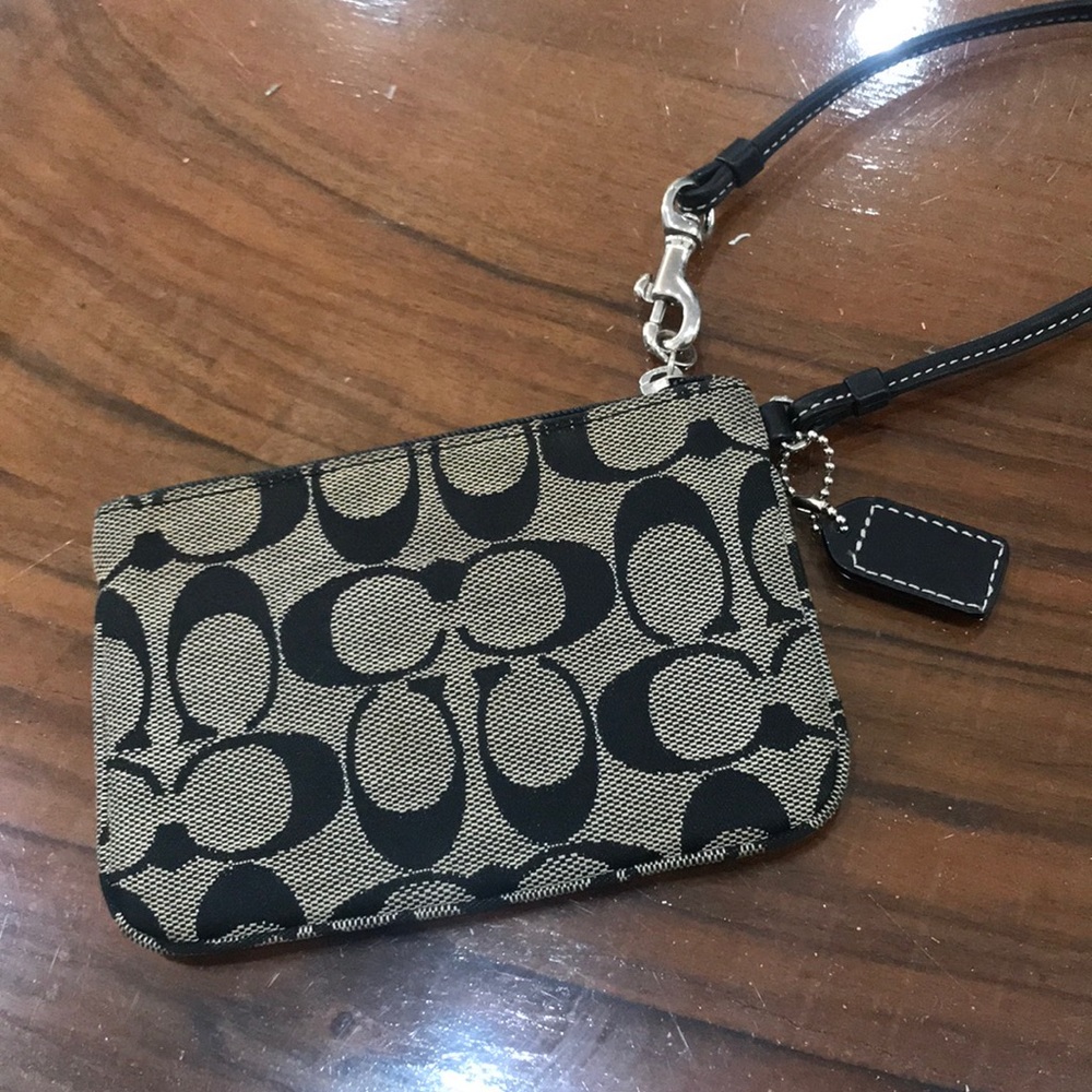 Coach wristlet - Picture 2 of 3